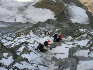 Des gendarmes surveillent désormais les voies d’accès au mont Blanc