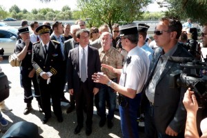 SUR LE TERRAIN Manuel Valls, ministre de l’Intérieur, à Marguerittes pour le chassé-croisé des vacanciers