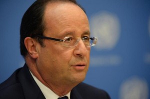 Hollande lance une «réflexion» sur la concertation dans les armées