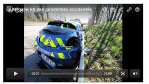 La Mégane RS des gendarmes accidentée