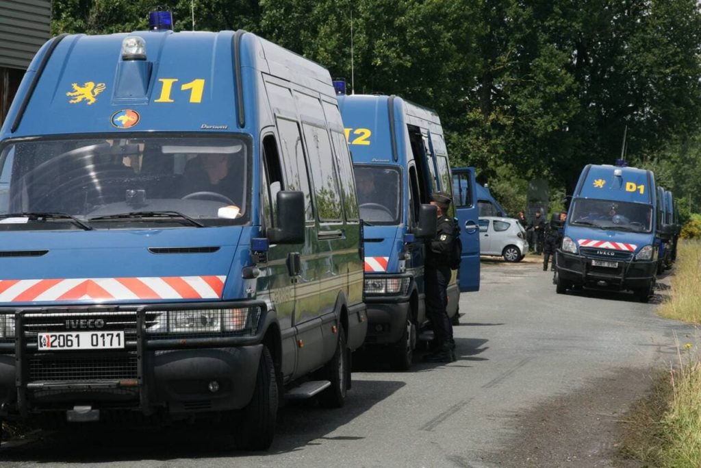 80 gendarmes mobiles de Guéret vont se répartir entre Niort, Saint-Maixent l’Ecole et Bressuire.